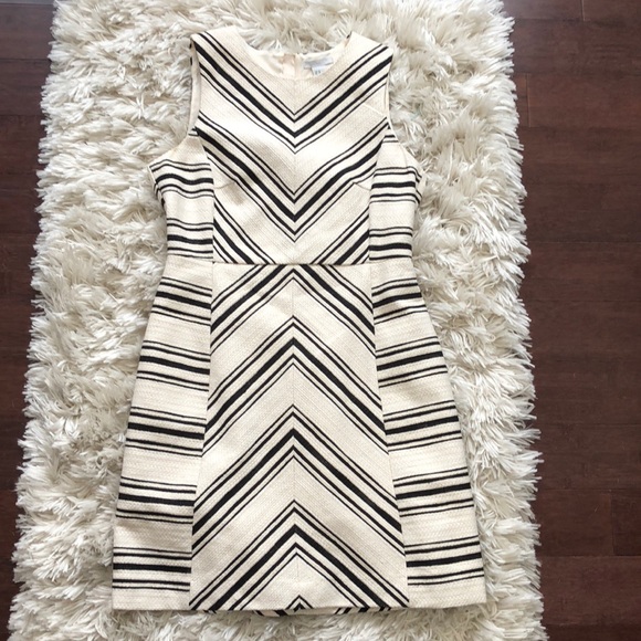 H&M Dresses & Skirts - H&M tweed chevron dress